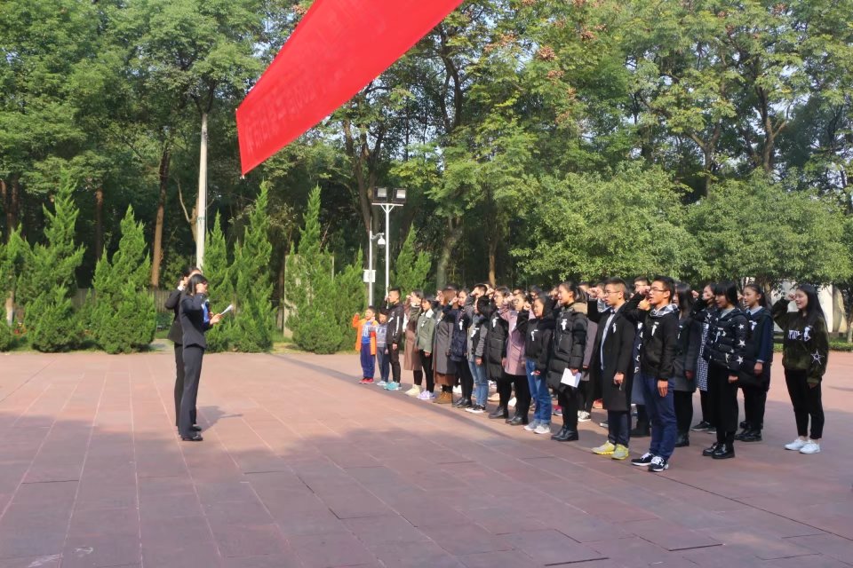 星天地
纪念“11·27 ”烈士殉难68周年祭扫活动
