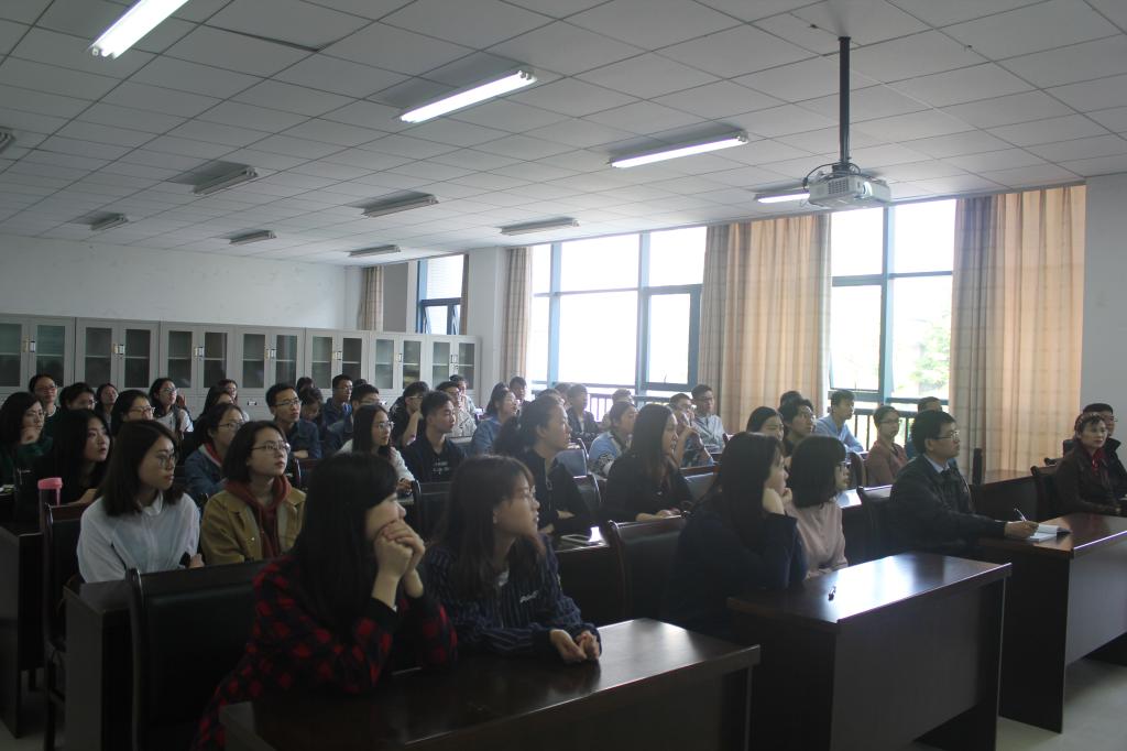 星天地
举行仿生研究材料创新研究进展的学术报告会