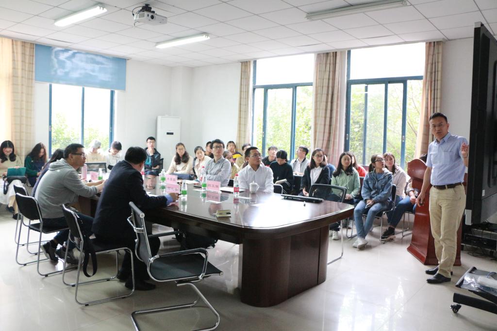 星天地
举行留德华人化学化工学会2018春晖计划博士团学术交流会