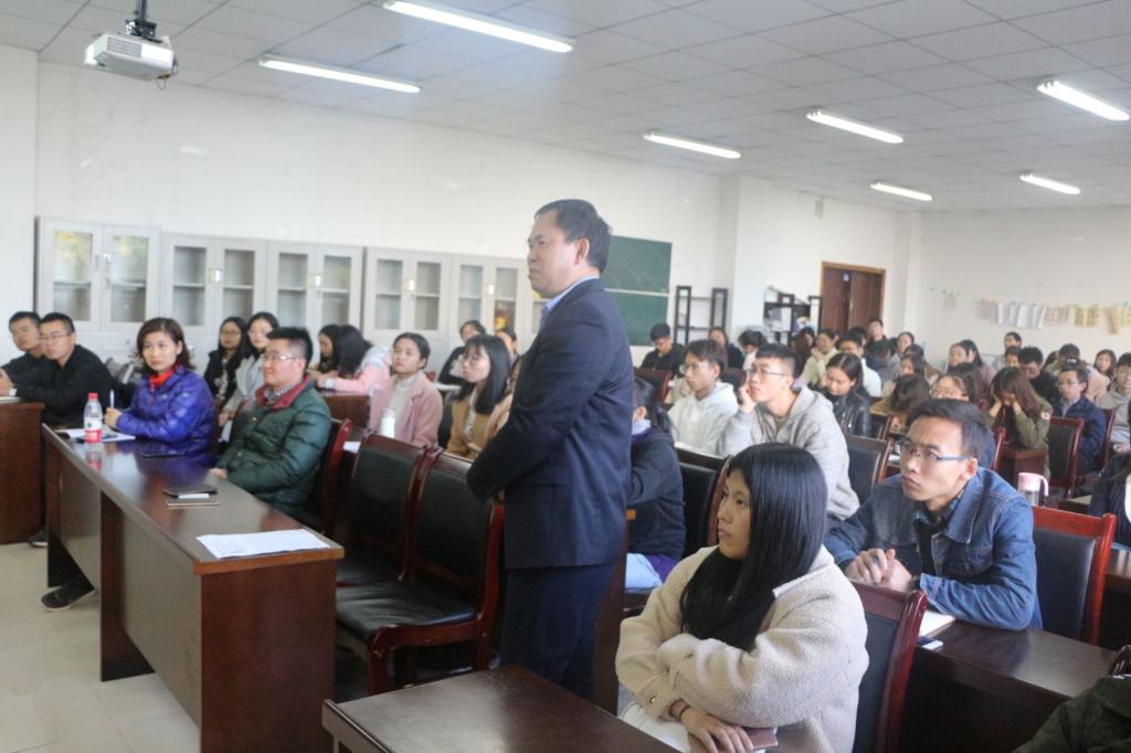 重庆工商大学董帆教授莅临星天地
开展学术报告