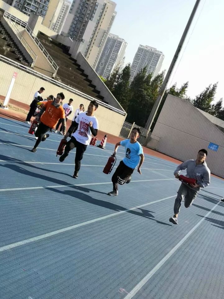 重庆师范大学举办第二届消防趣味运动会