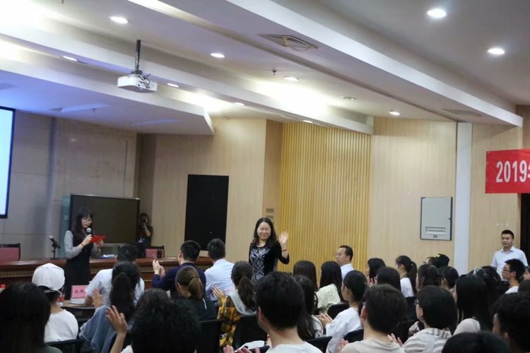 就在山城·渝您位来 ——暨2019年公共就业服务活动进校园宣讲会