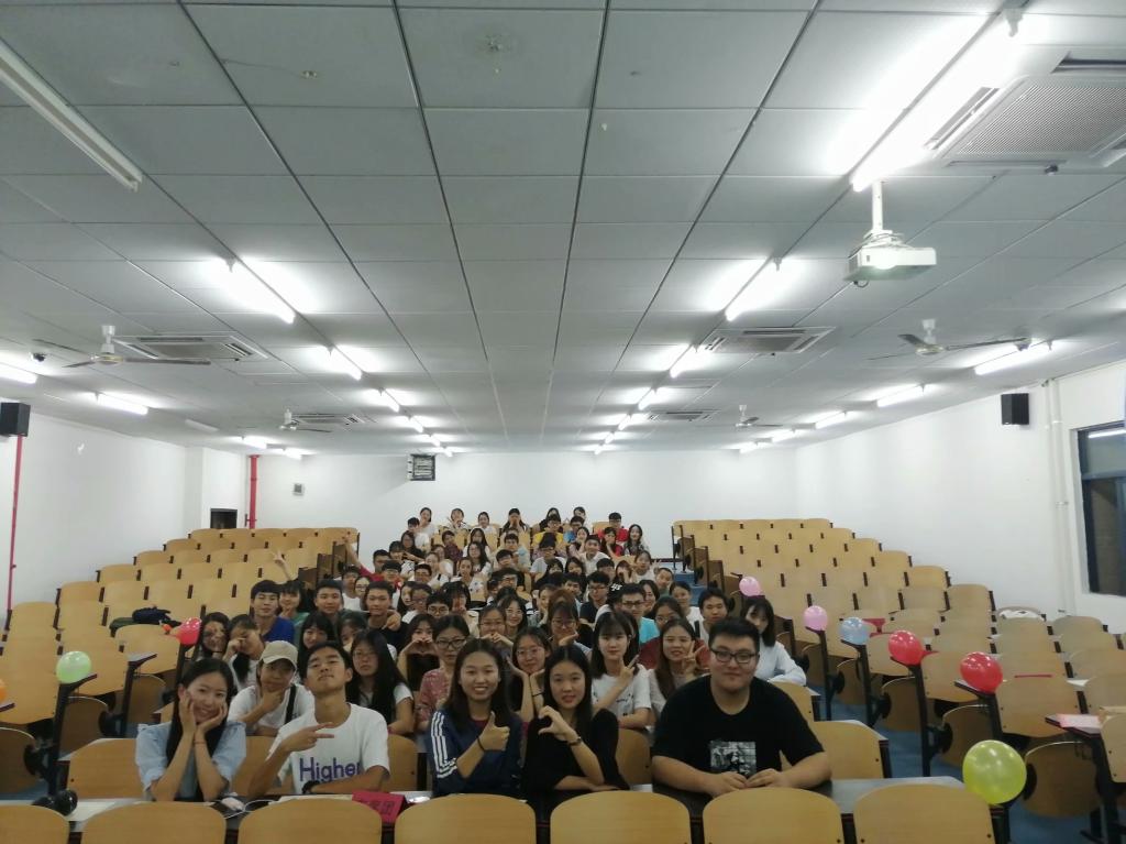 星天地-娱乐星天地
2018-2019届团总支学生会干事总结大会