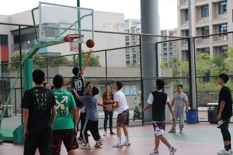 星天地
男子篮球迎新赛圆满结束